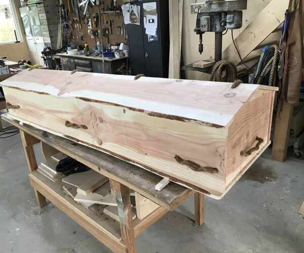 De-kistemakker-uitvaartkist-douglas-natuurkist-dakje