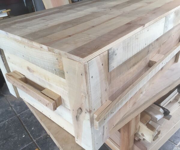 De-kistemakker-uitvaartkist-pallethout-eco-detail