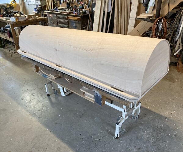 De-kistemakker-uitvaartkist-populieren-opbaarplank-met-kap