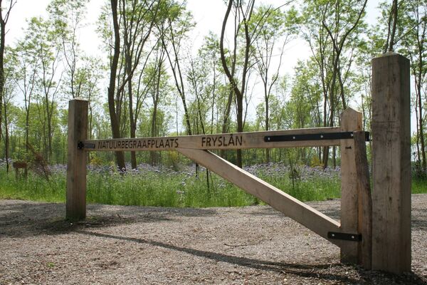 513046304999376541067885984328