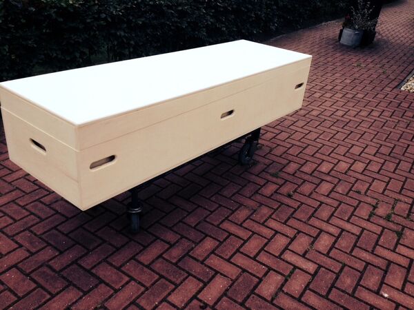 De-kistemakker-uitvaartkist-strakke-populierenhouten-uitva